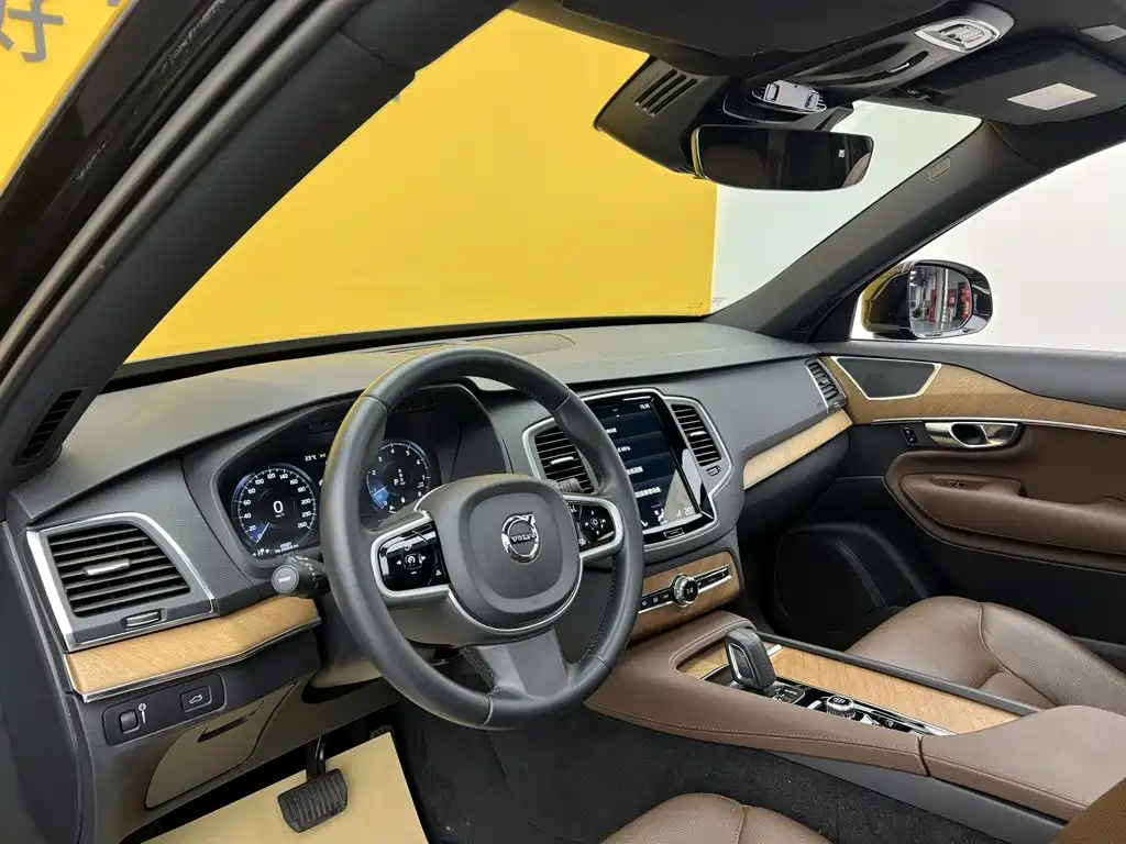 Volvo XC90 — миниатюра 31
