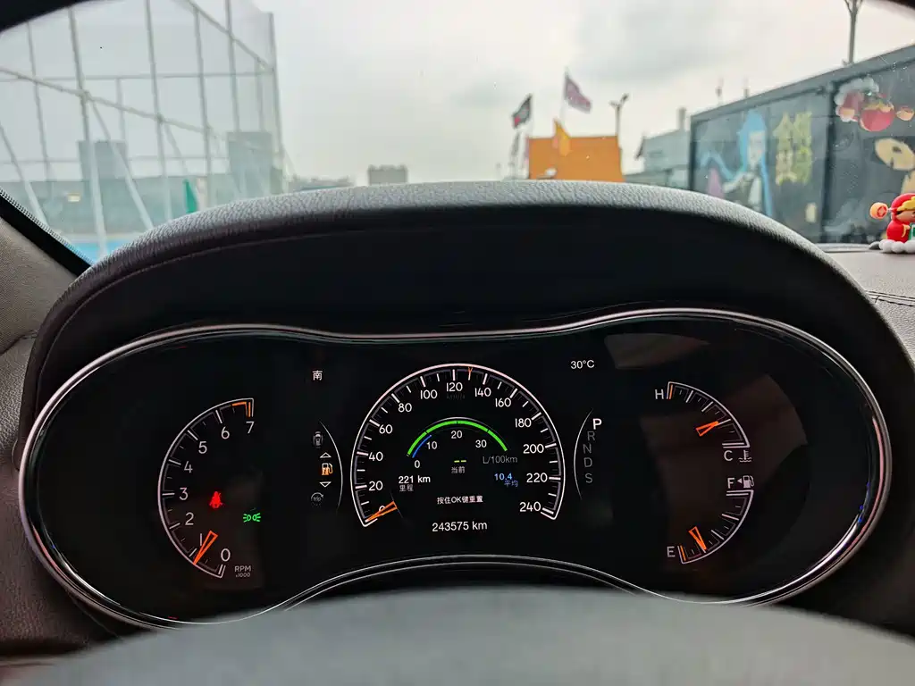 Jeep Grand Cherokee (Import) — миниатюра 20