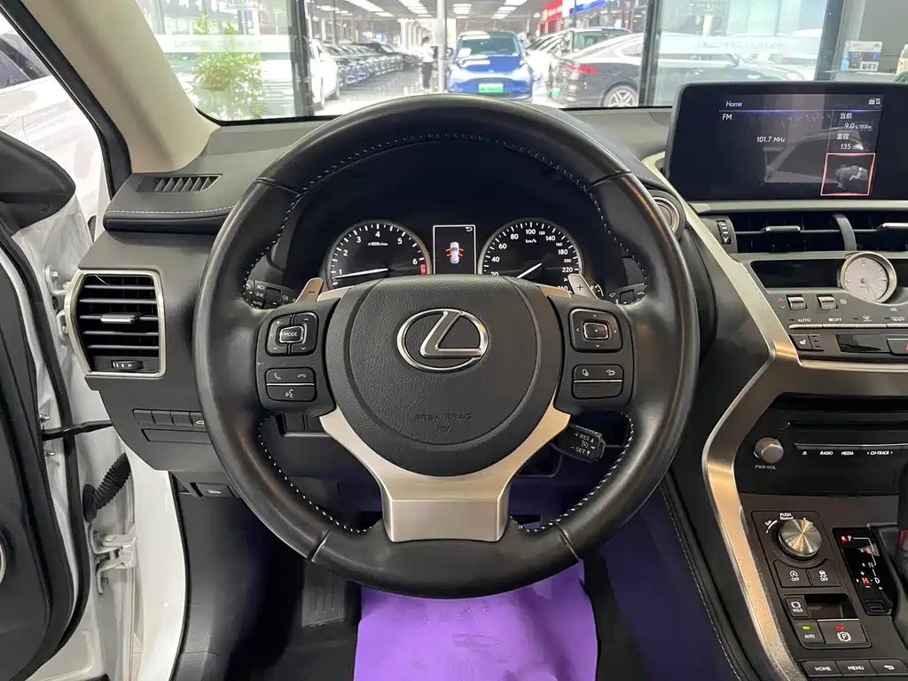 Lexus NX — миниатюра 9