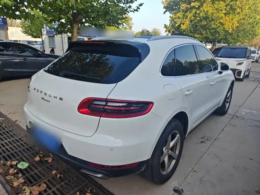 Porsche Macan — миниатюра 7