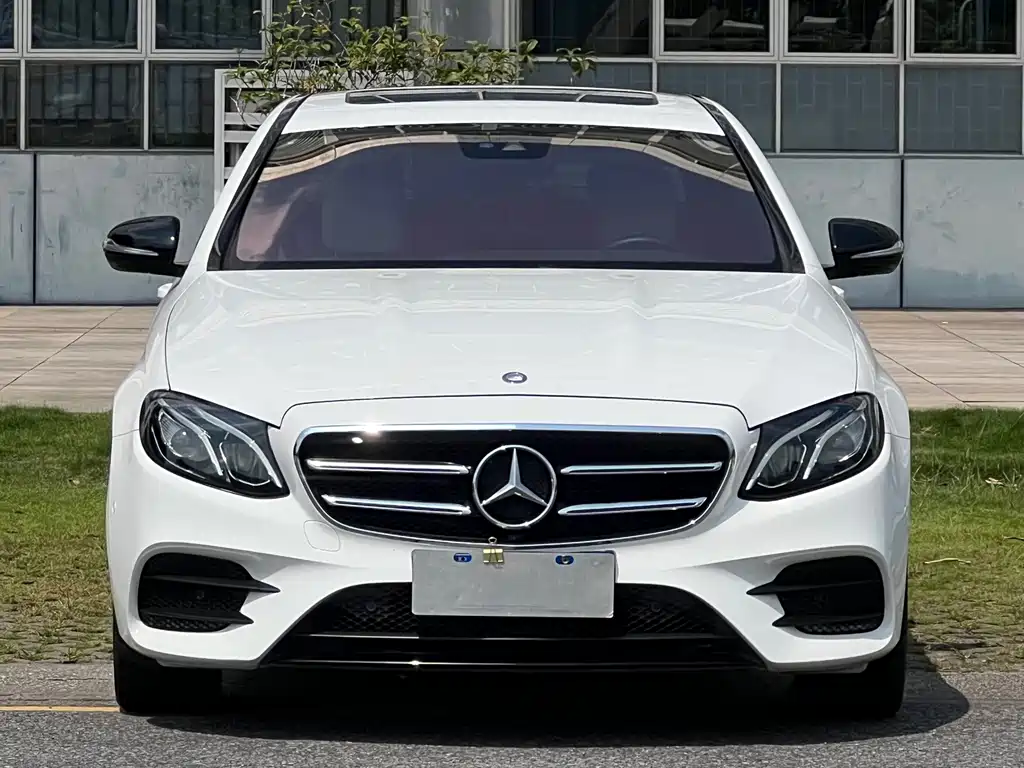 Mercedes-Benz E-Class — миниатюра 2