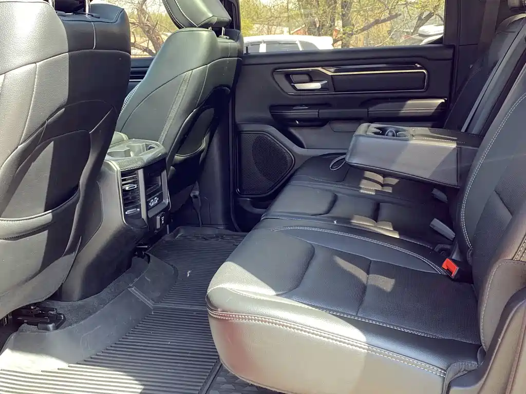 Ram Trucks 2023 5.7L
