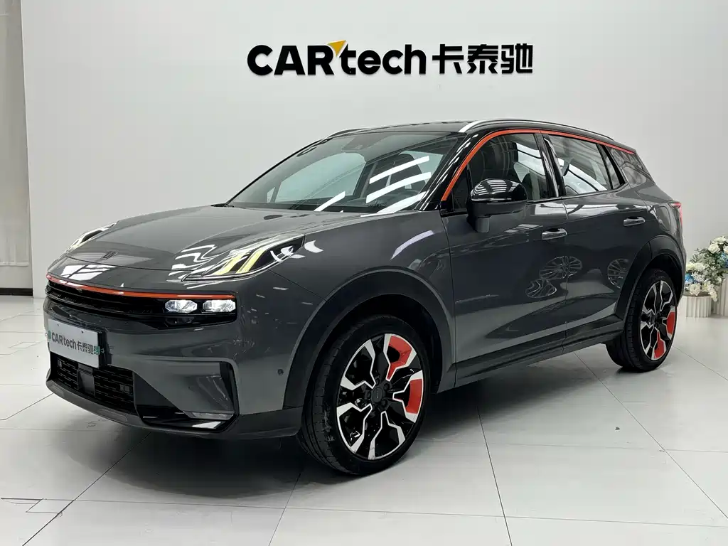 Lynk & Co 06