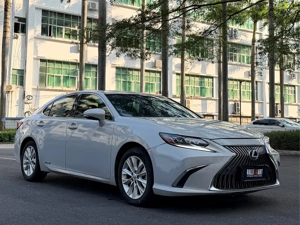 Lexus ES — миниатюра 4