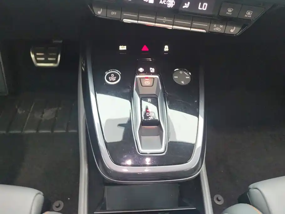 Audi Q4 e-tron — миниатюра 16