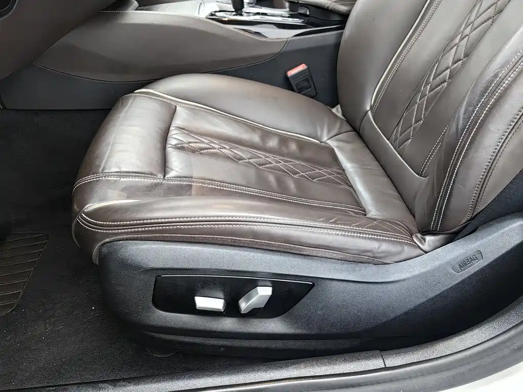 BMW 5 Series New Energy — миниатюра 20