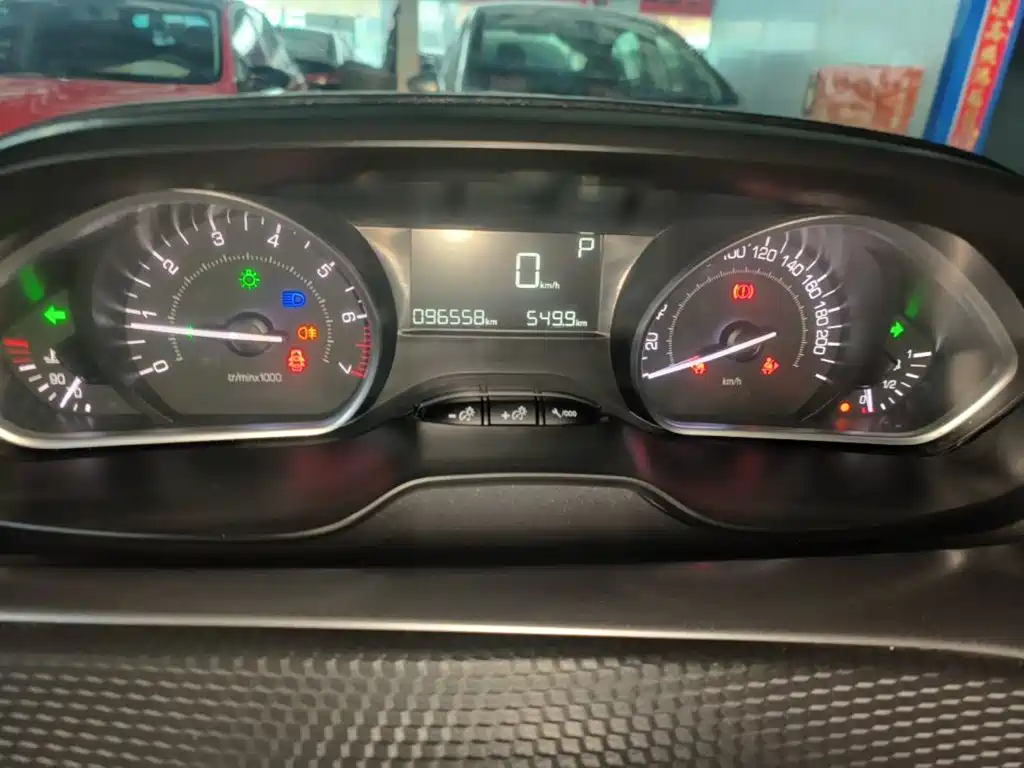 Peugeot 2008 — миниатюра 12