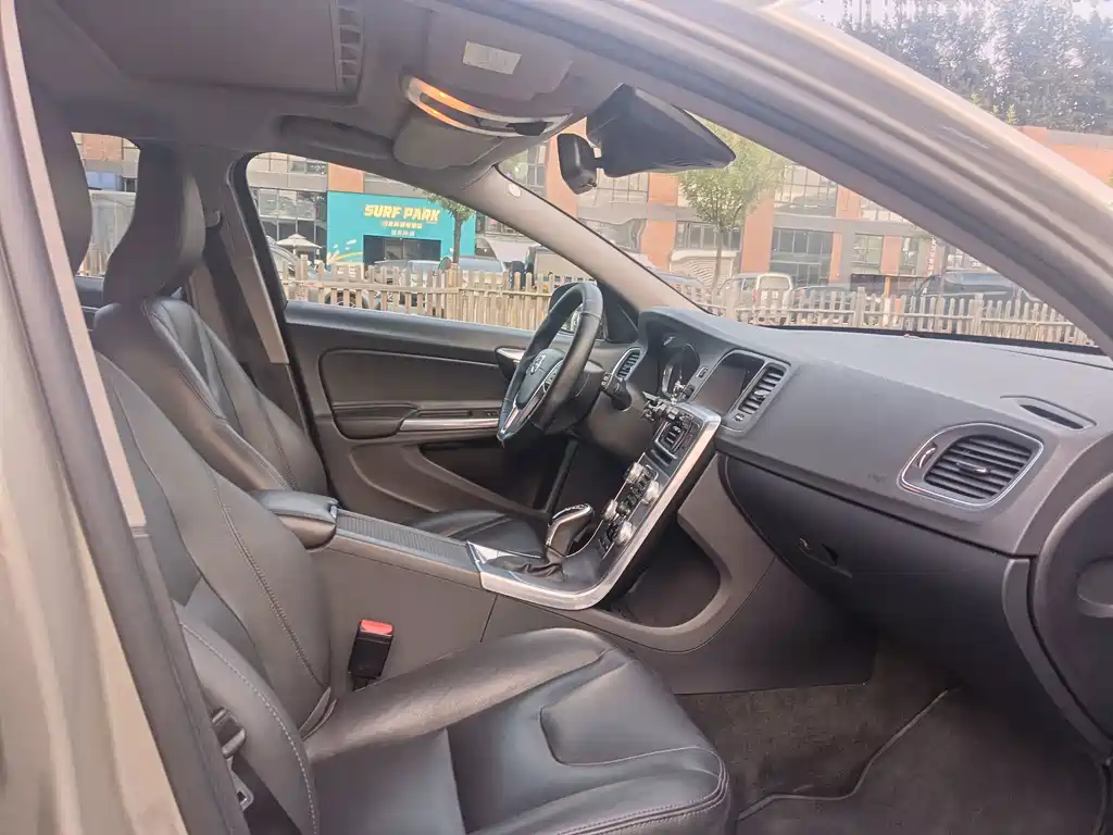 Volvo V60 — миниатюра 24