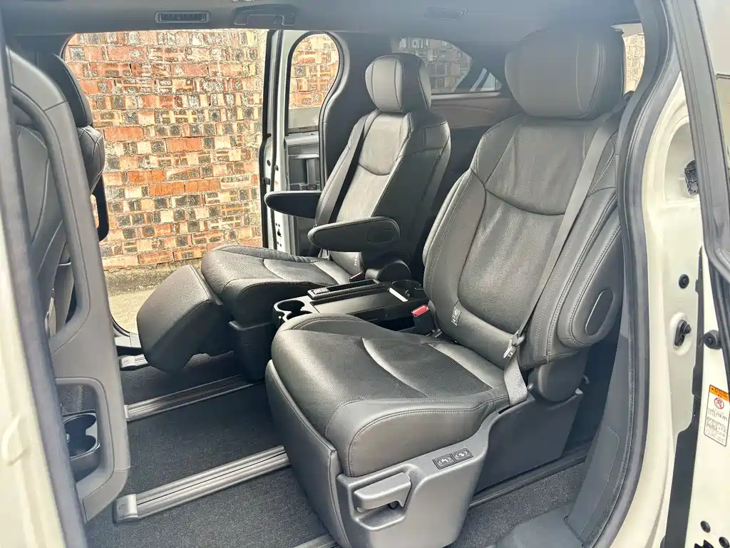 Toyota Sienna 2021 2.5L Luxury