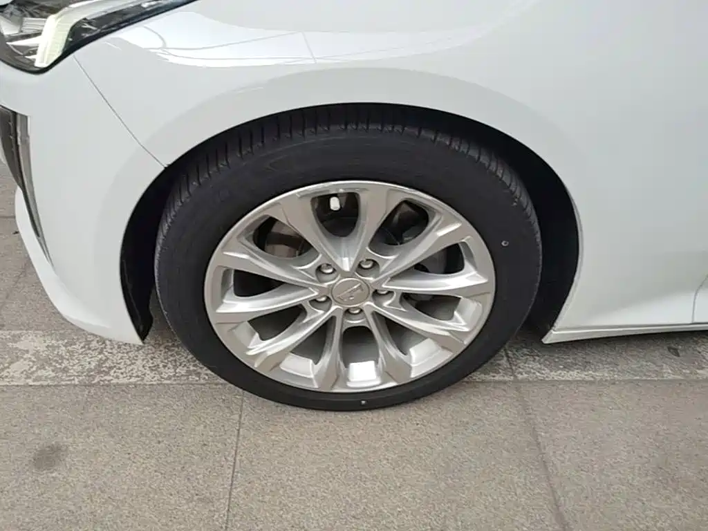 Cadillac CT5 — миниатюра 23
