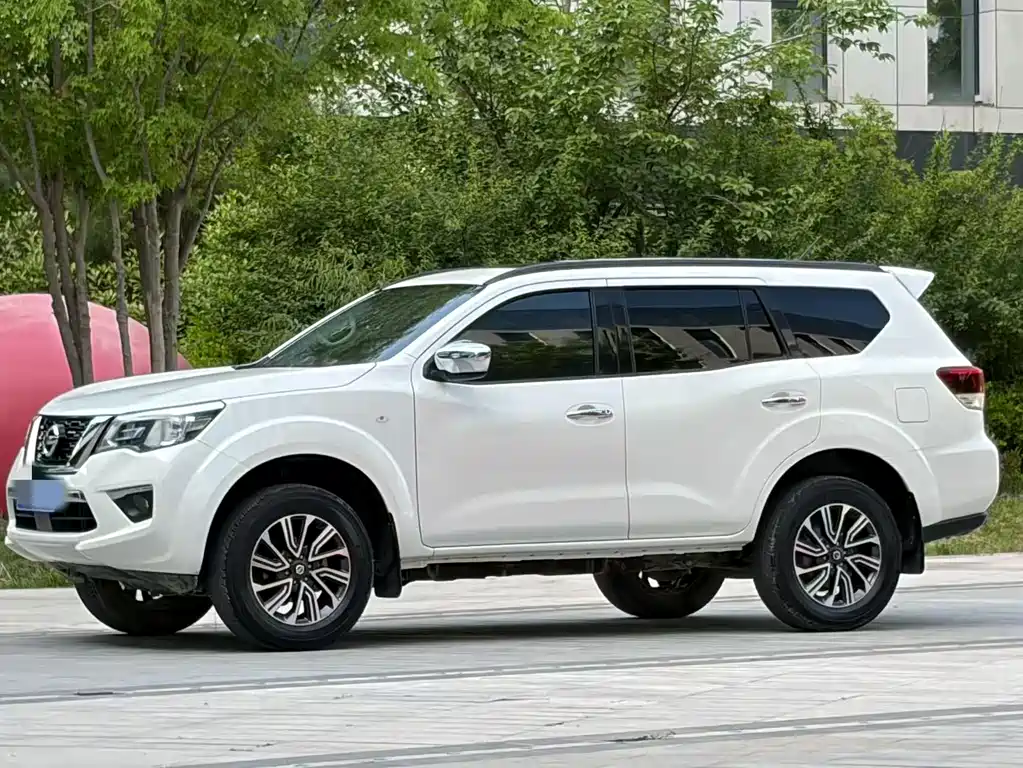 Купить Nissan Terra