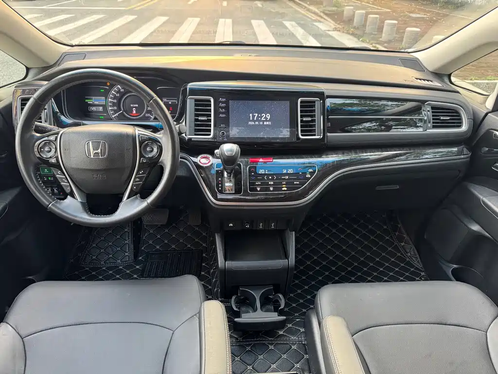 Honda Elysion — миниатюра 6