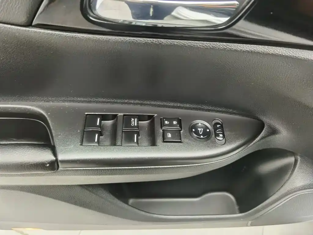 Honda Accord — миниатюра 9