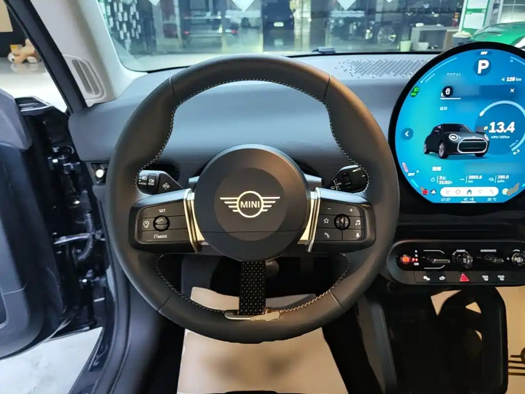 MINI MINI COOPER EV — миниатюра 11