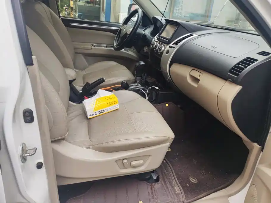 Mitsubishi Pajero Sport — миниатюра 8