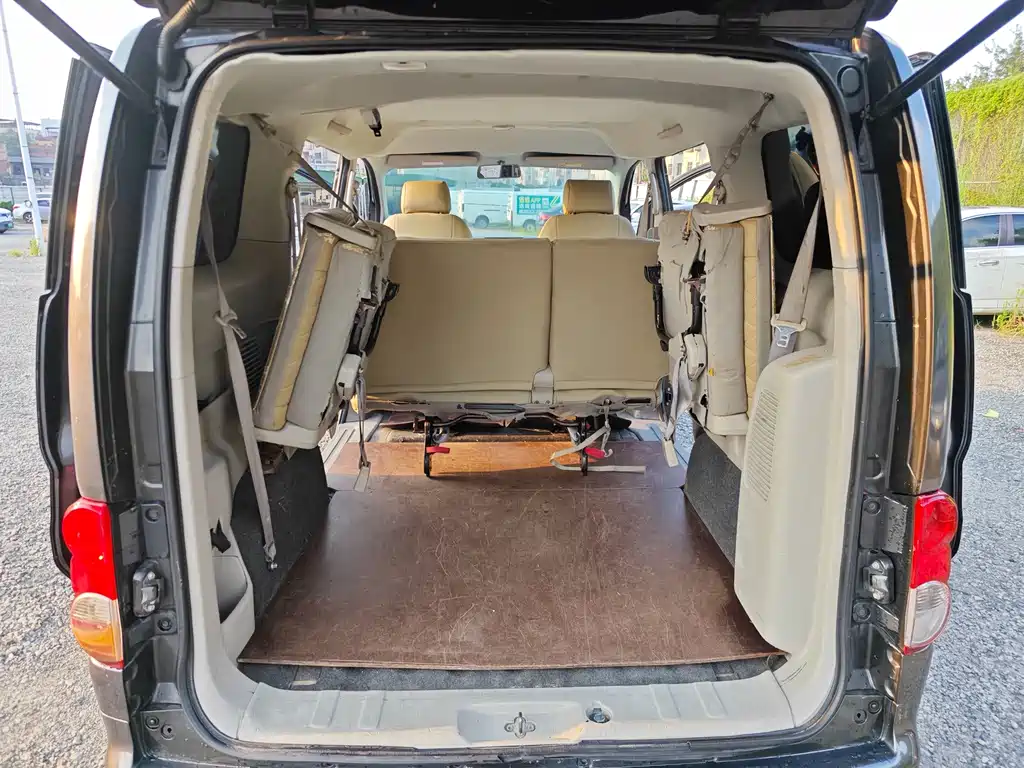 Nissan NV200 — миниатюра 7