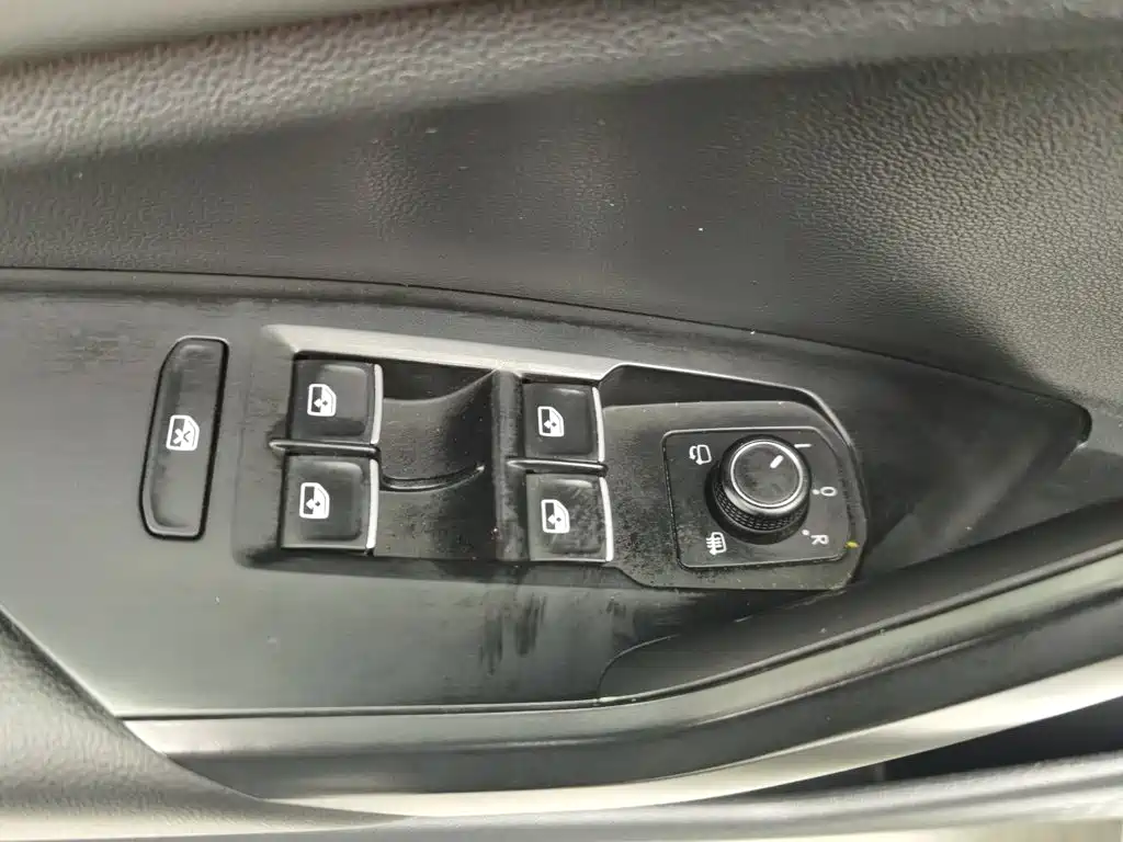 Volkswagen Sagitar — миниатюра 9