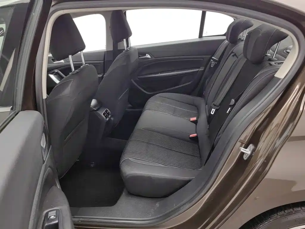 Peugeot 408 — миниатюра 15