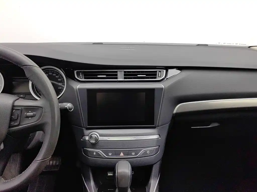 Peugeot 408 — миниатюра 12