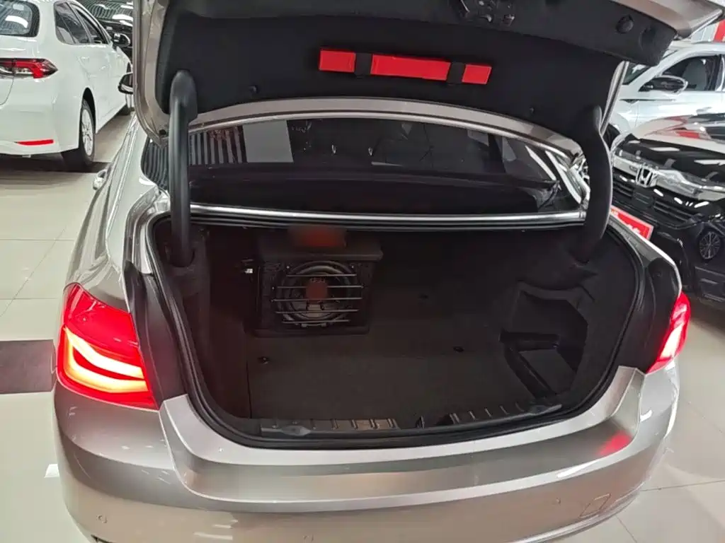 BMW 3 Series — миниатюра 19