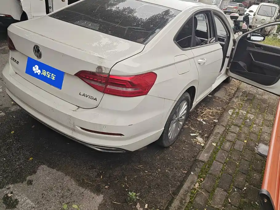 Volkswagen Lavida — миниатюра 3