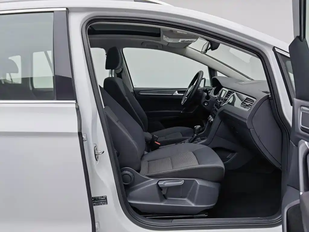 Volkswagen Golf Sportsvan — миниатюра 23