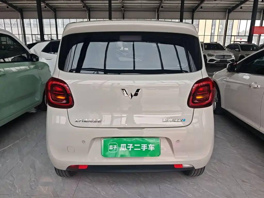 Wuling MINIEV — миниатюра 6