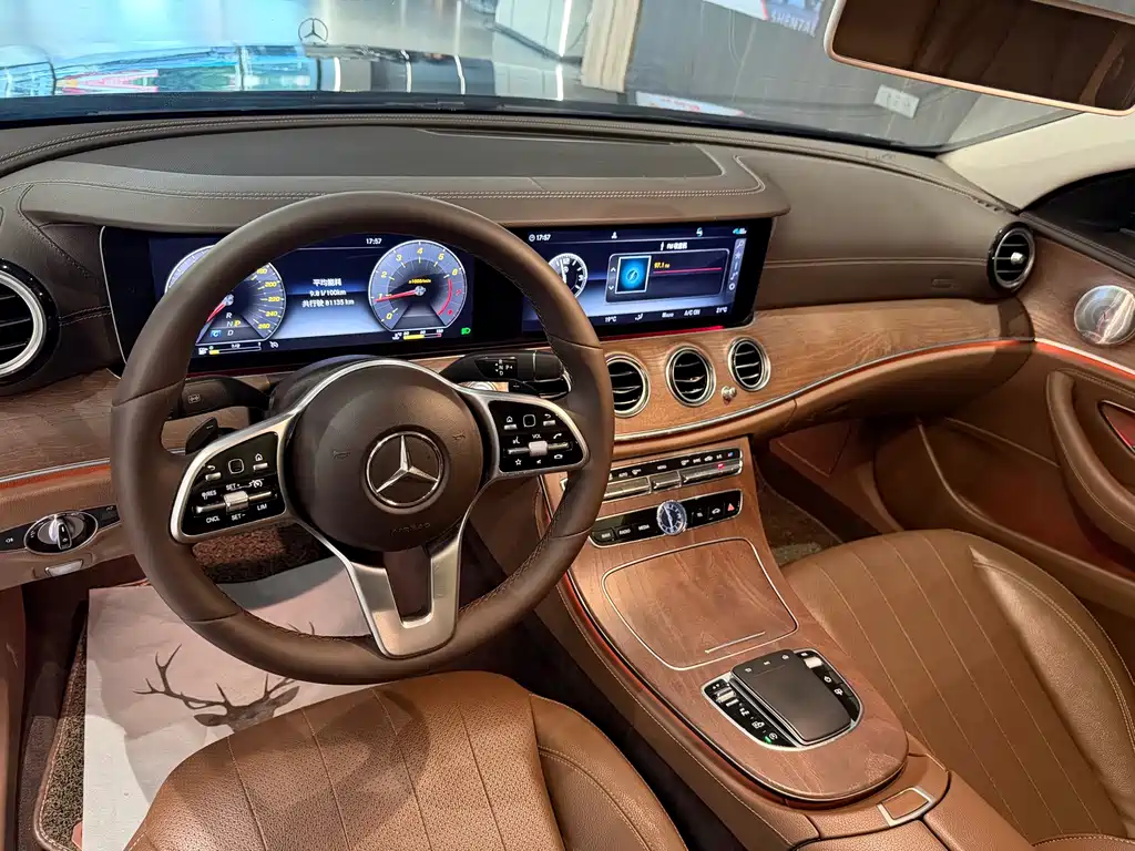 Mercedes-Benz E-Class — миниатюра 11