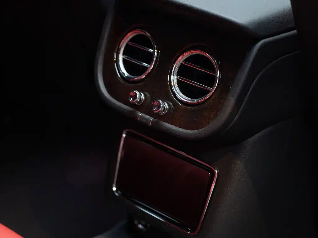 Bentley Bentayga — миниатюра 8
