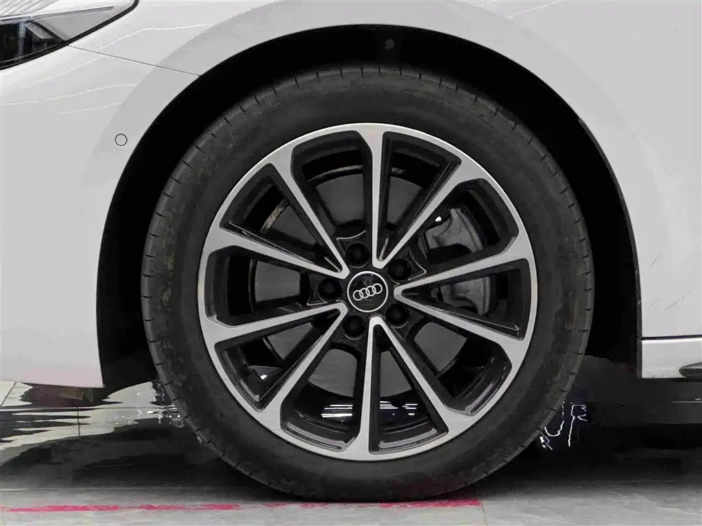Audi A5L — миниатюра 4