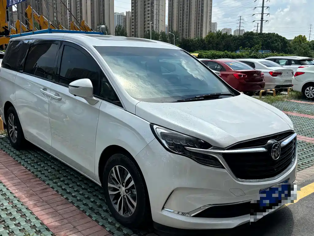 Buick GL8 — миниатюра 3