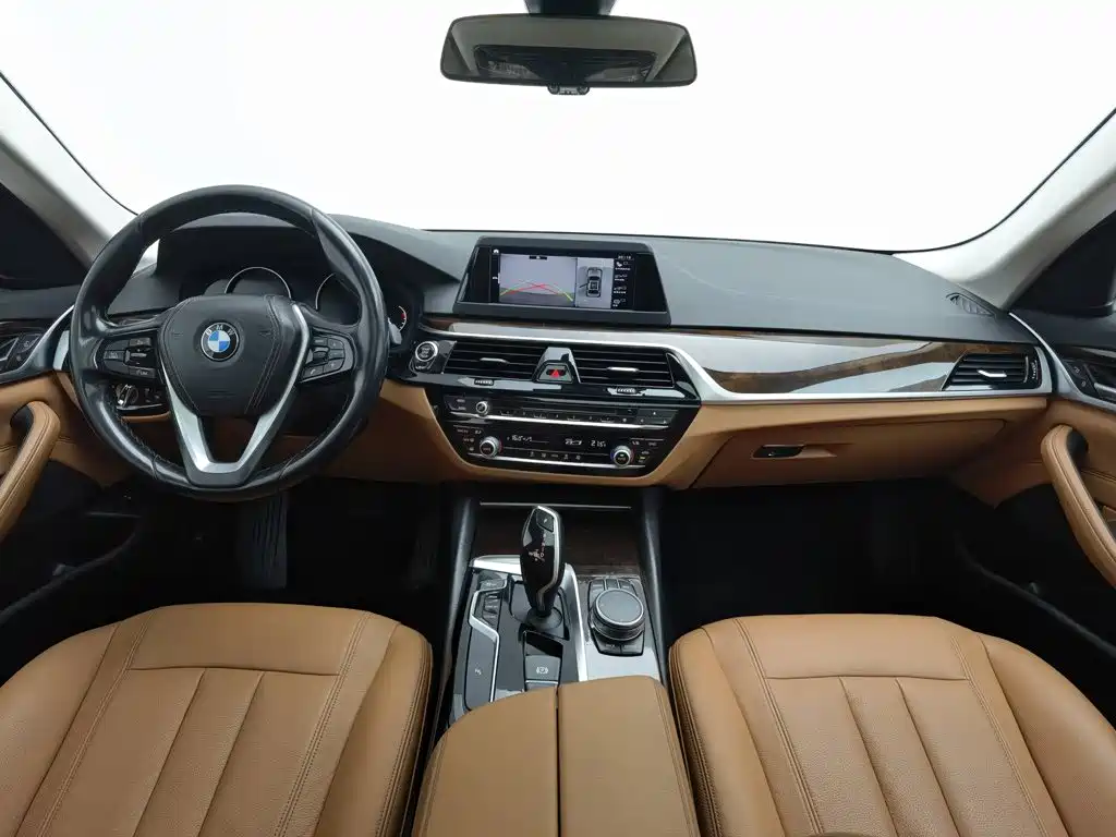 BMW 5 Series — миниатюра 5
