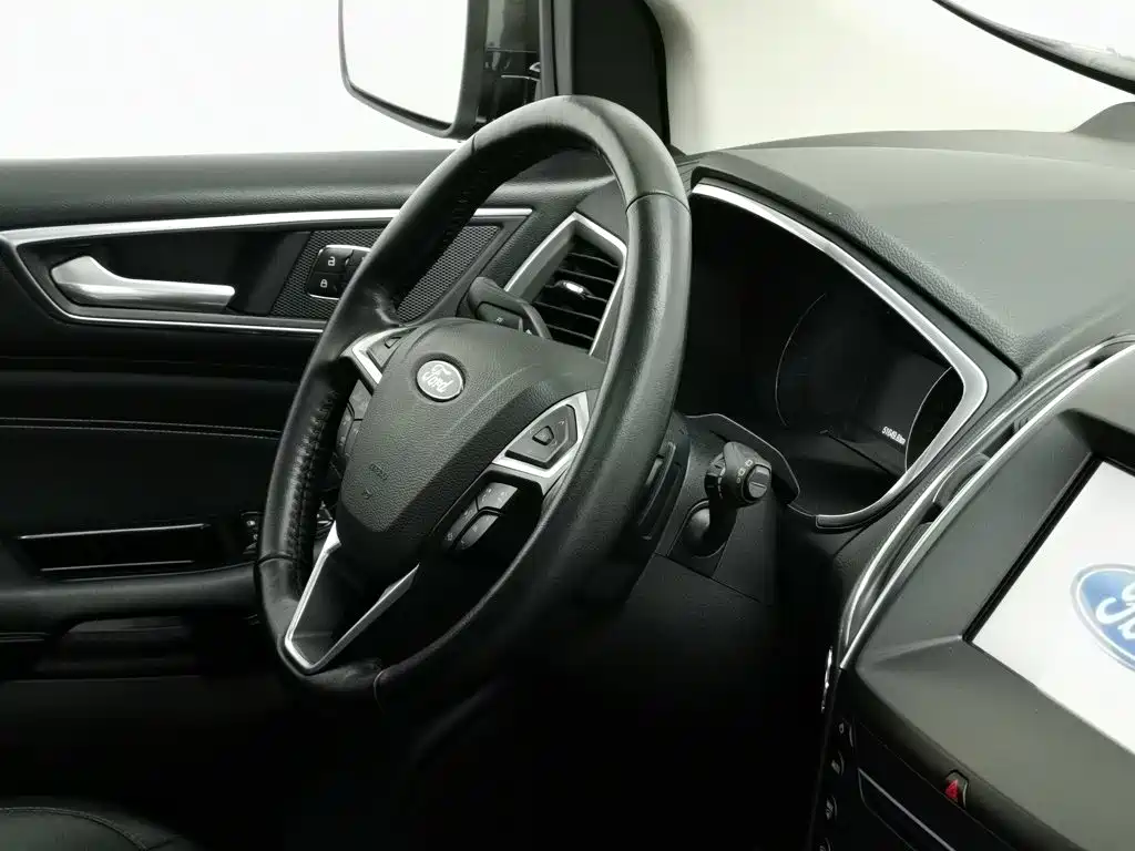 Ford Edge — миниатюра 22