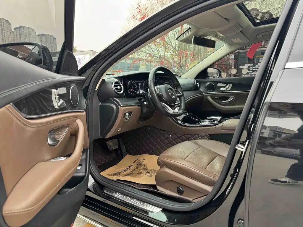 MERCEDES-BENZ E CLASS