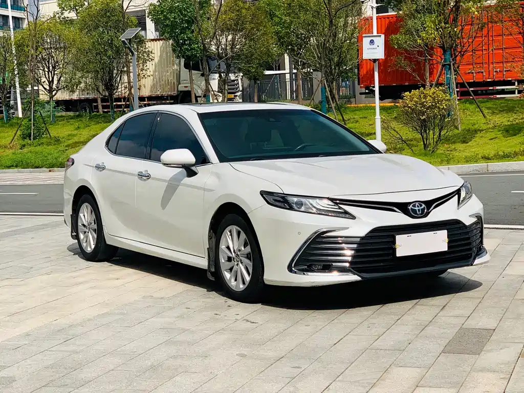 Toyota Camry — миниатюра 3