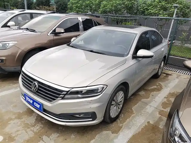 VOLKSWAGEN LAVIDA 2021