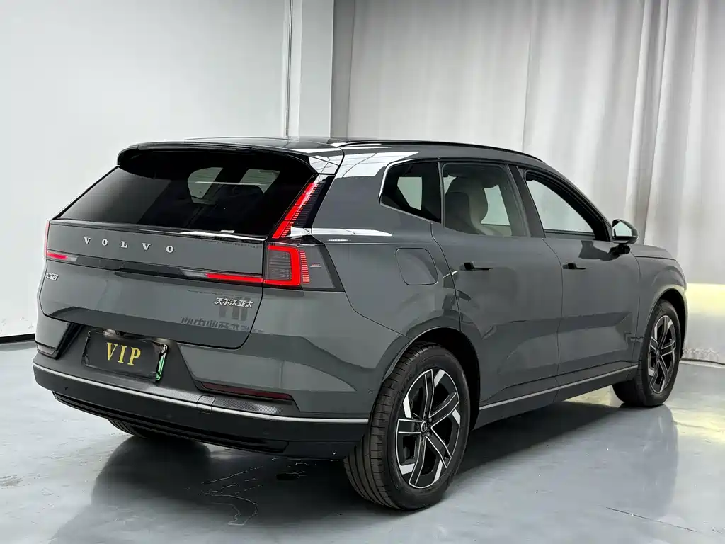 Volvo XC70 PHEV — миниатюра 11