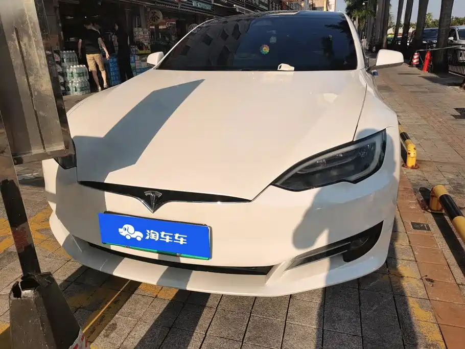 Tesla Model S — миниатюра 2