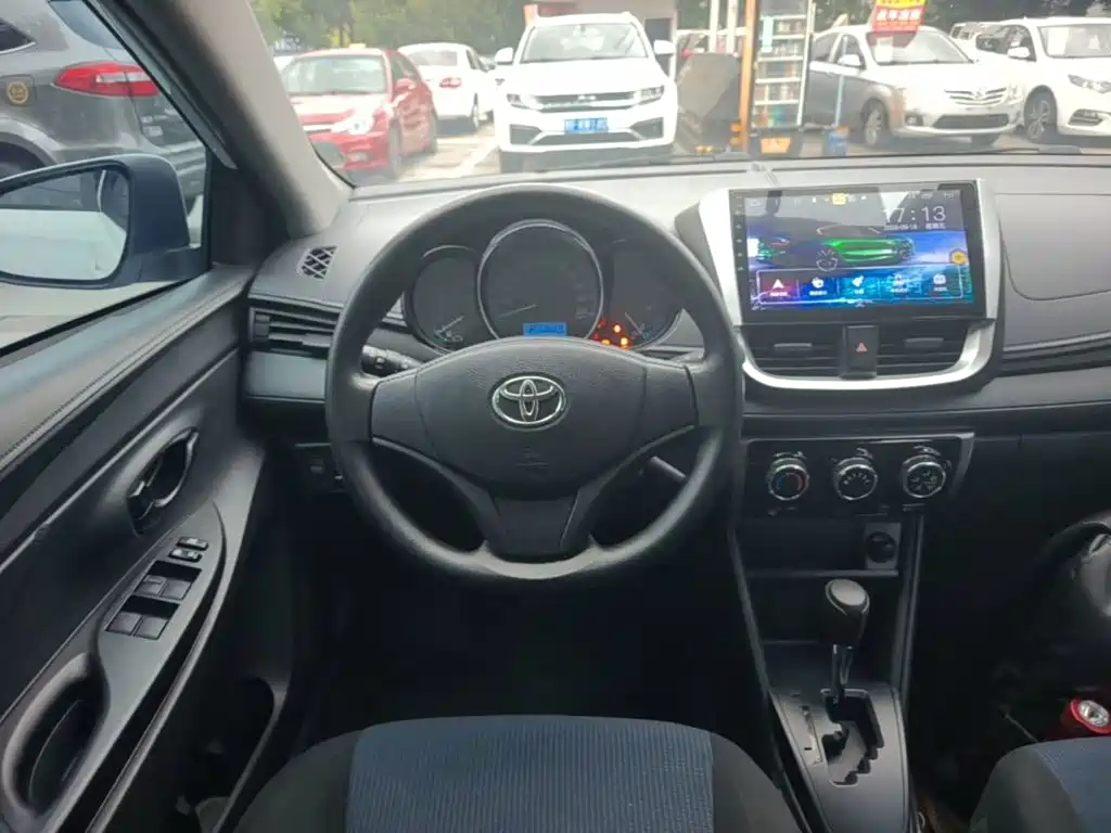 Toyota Yaris L — миниатюра 11