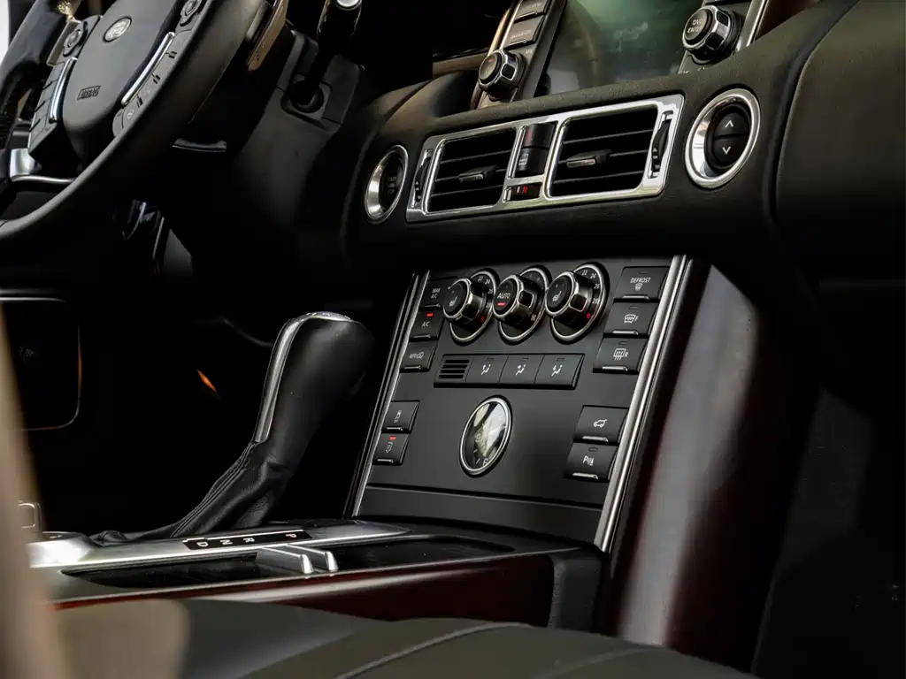 Land Rover Range Rover — миниатюра 22