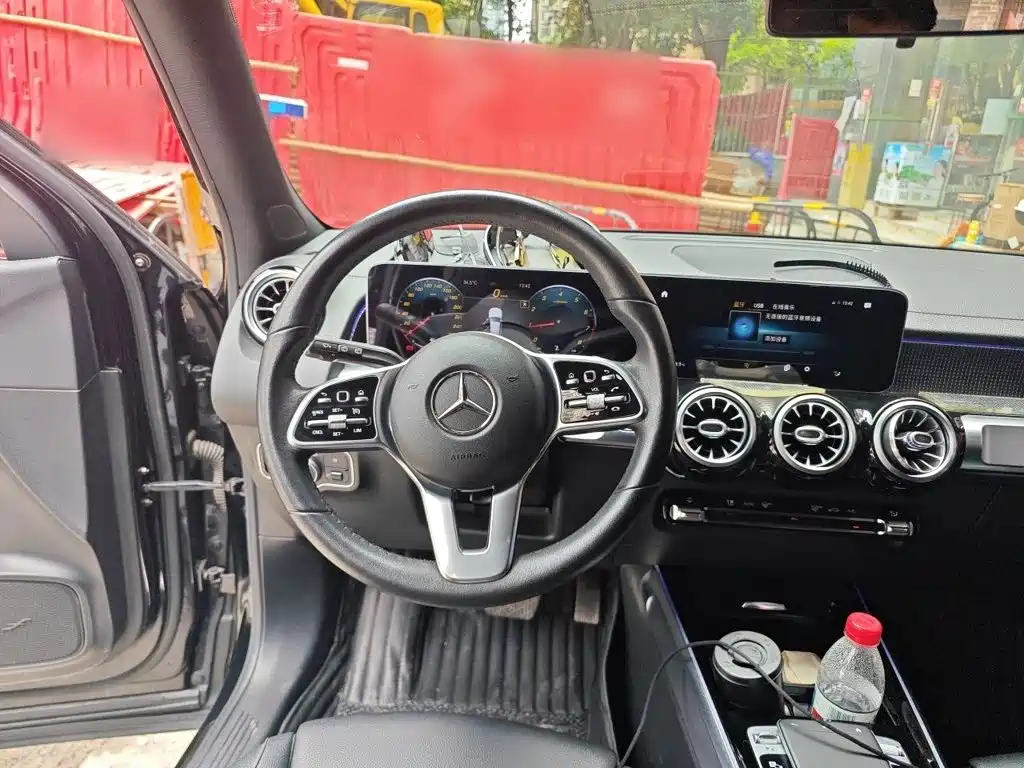 Mercedes-Benz GLB — миниатюра 3