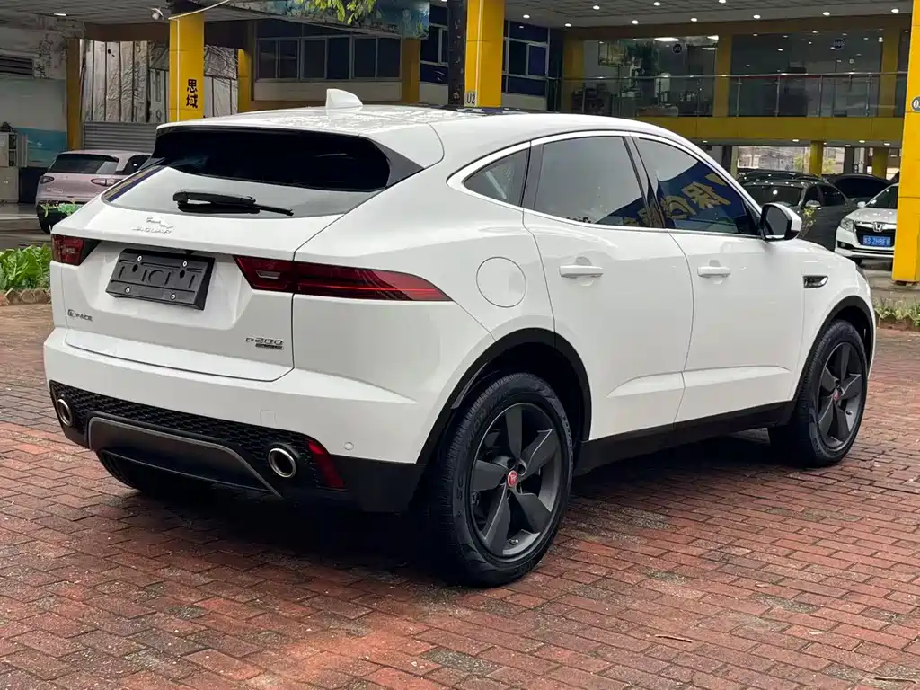 JAGUAR E PACE