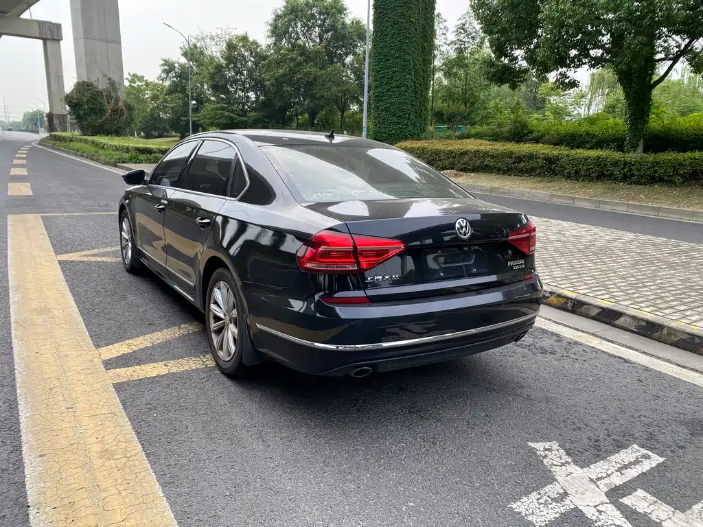 Volkswagen Passat 2017 330TSI DSG