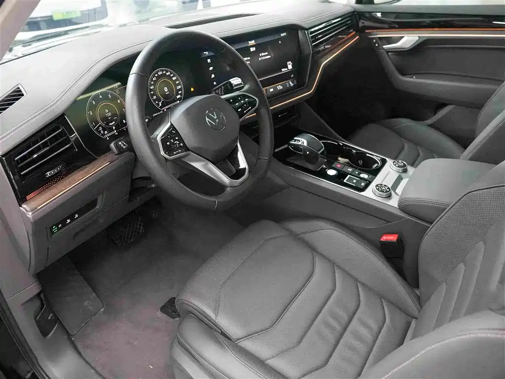 Volkswagen Touareg 2023 3.0TSI Sport