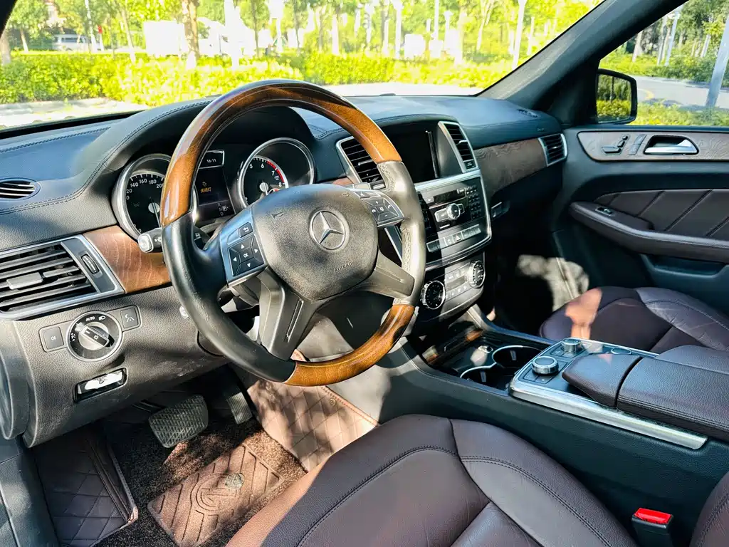 Mercedes-Benz GL-Class — миниатюра 6