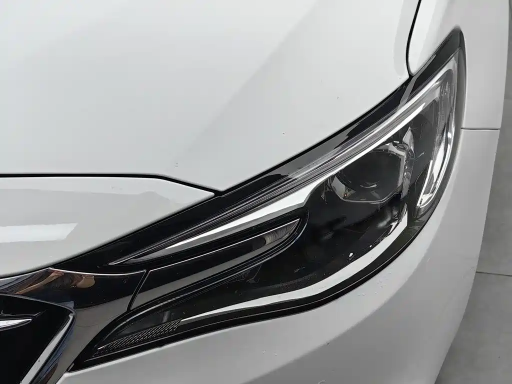 Buick Excelle — миниатюра 7