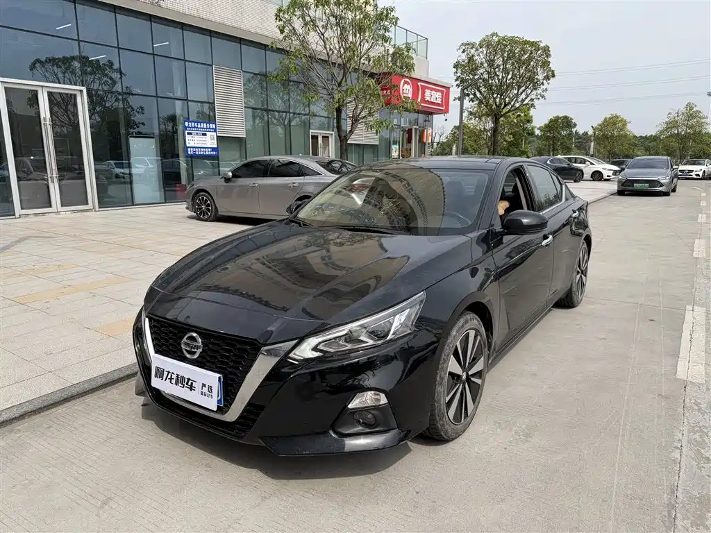 Nissan Teana 2022