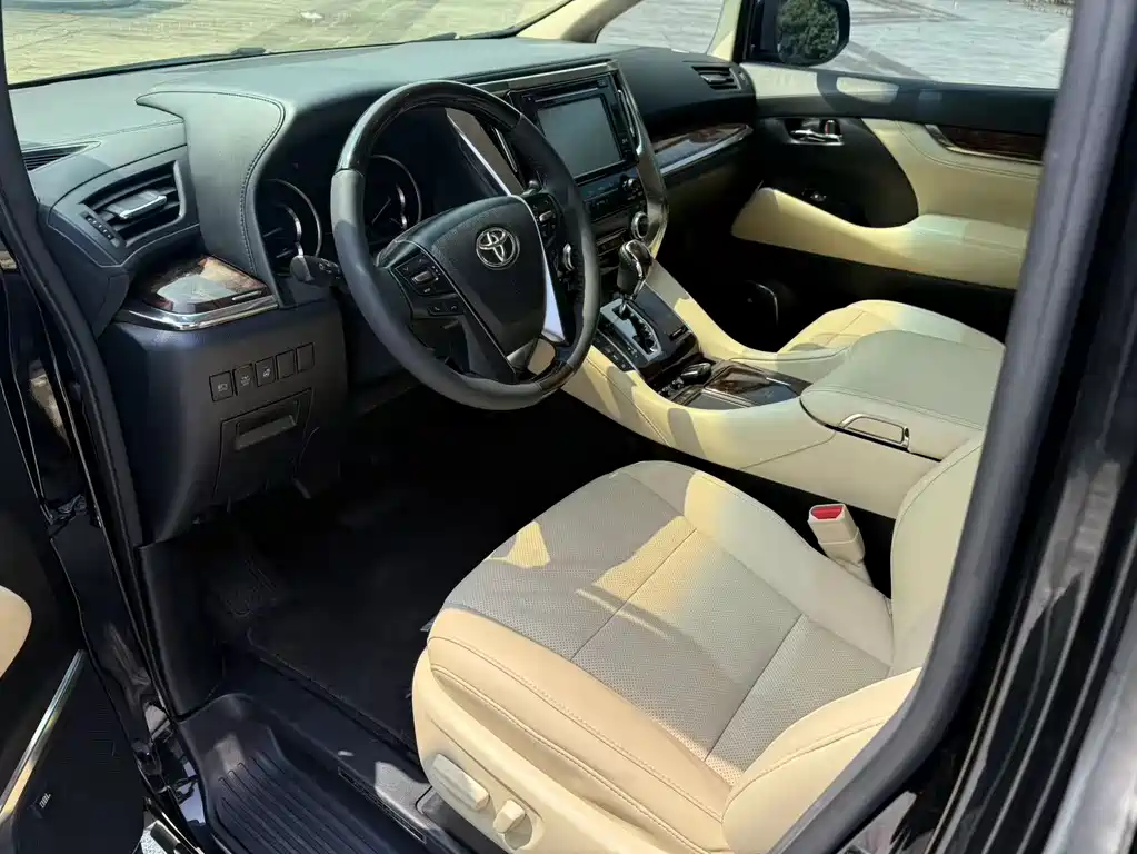 Toyota Alphard 2018 3.5L Luxury
