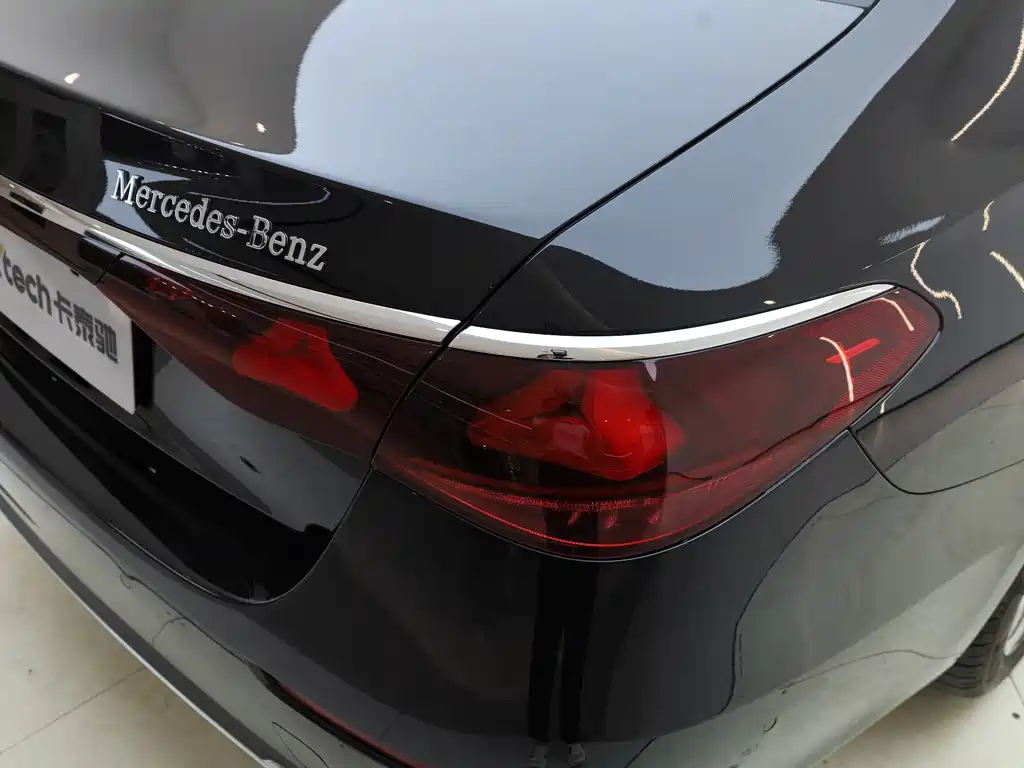 Mercedes-Benz E-Class — миниатюра 14