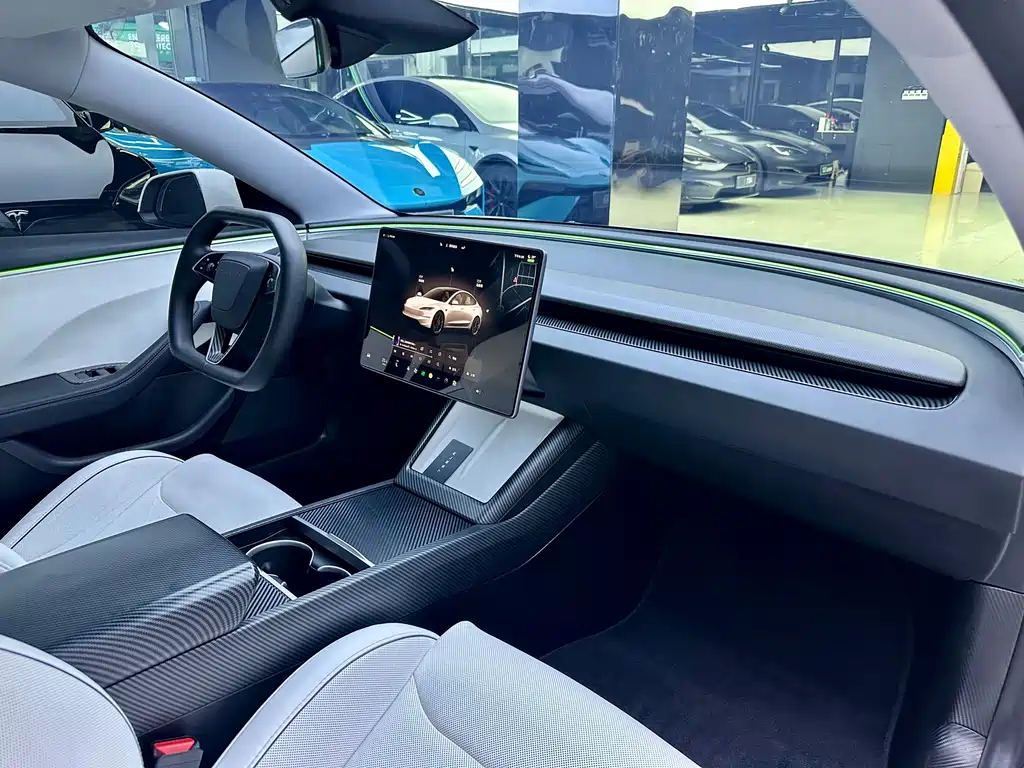 Tesla Model 3 — миниатюра 14